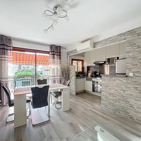 Апартаменты Apt3br,ac,wifi, Sea View, Parking, 3min To Фрежюс