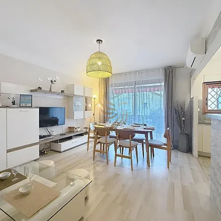 Apartment Apt3br,ac,wifi, Sea View, Parking, 3min To
