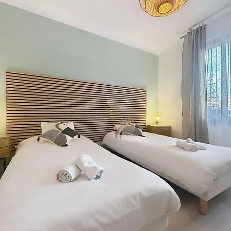 Apt3br,ac,wifi, Sea View, Parking, 3min To Appartement