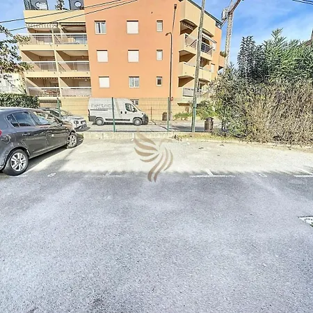 Apt3br,ac,wifi, Sea View, Parking, 3min To Appartement